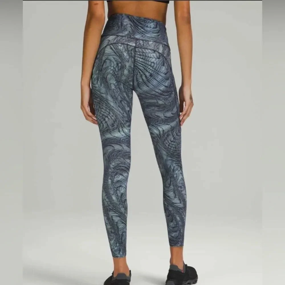 Lululemon sz 2 Fast and Free Tight 25" *Non-Reflective Nulux blue EUC - Picture 10 of 14